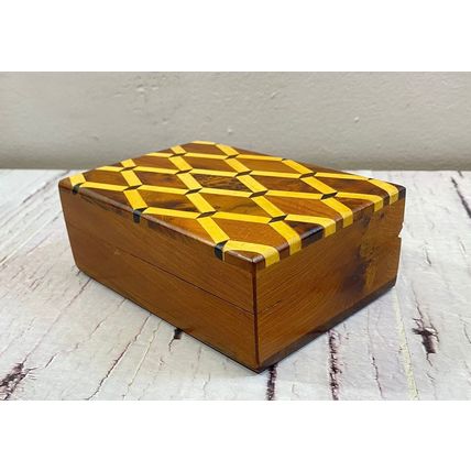 Vintage Exquisite Thuya Burl Wooden Jewelry Box, Timeless Keepsake Chest from th