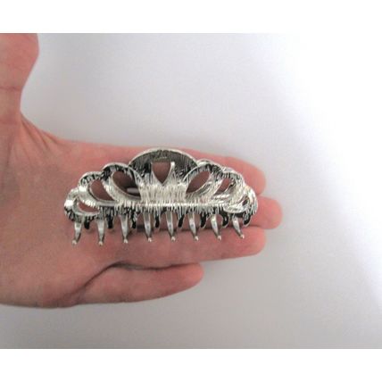 Shiny silver textured metal hair claw clip for medium fine hair