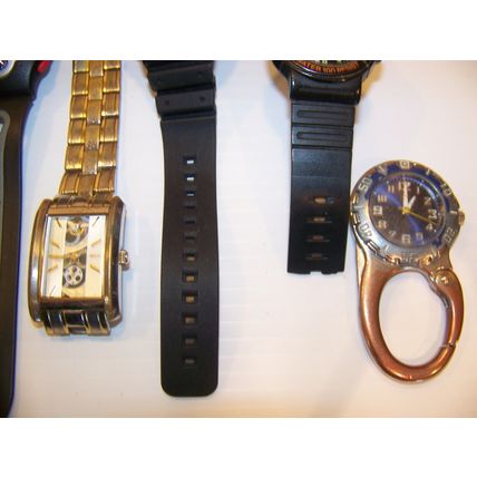 LOT OF WATCHES/HEART RATE MONITORS BOWFLEX OMRON RELIC BUGS BUNNY CARABINER