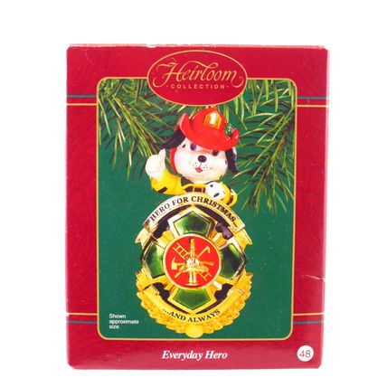 CARLTON CARDS HEIRLOOM COLLECTION EVERDAY HERO CHRISTMAS ORNAMENT 2003 CXOR084J