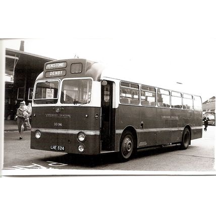 Black & White Photograph of Yorkshire Traction Co. Ltd. - LHE 524