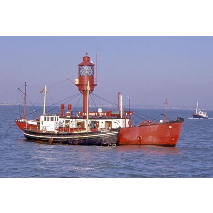 SQ2044 - Calshot Spit Lightship - photograph 6x4