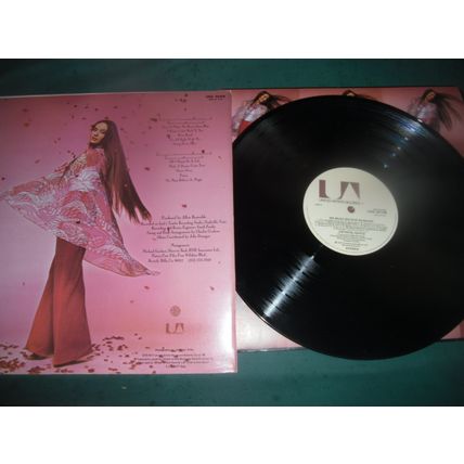 CRYSTAL GAYLE LP - WE MUST BELIEVE IN MAGIC