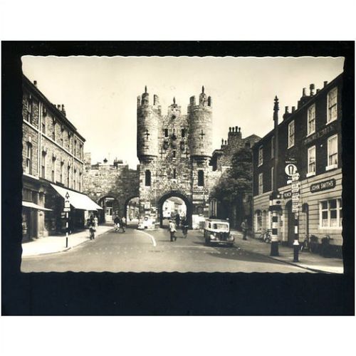YORK Micklegate Bar Postcard by Valentine (L.4587)