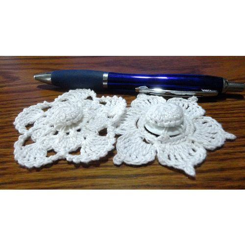 Button flowers #bf06 lot of 2 crochet decoration adornment embellishment motif