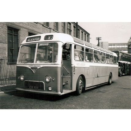 Black & White Photograph of North Western Road Car Ltd. - VDB 909