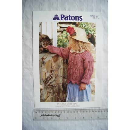 1992 Patons 4822 cardigans, DK, 56-81 cm, 22-32 inch