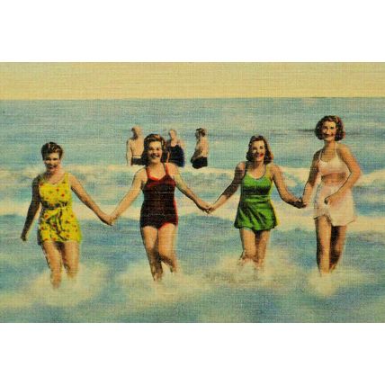 Vtg Beautifuls Girls Bathing Suit Beach Water Scene Linen Postcard 1940s (A1)
