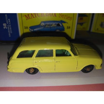 Matchbox - No38 Vauxhall Victor Estate