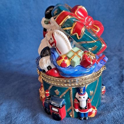 SANTA CLAUS TRINKET BOX Ceramic Ceramic jewelry holder Christmas Ring Pill Gift