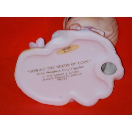 Precious Moments 1992 Members Only"Sowing The Seeds Of Love" PM922