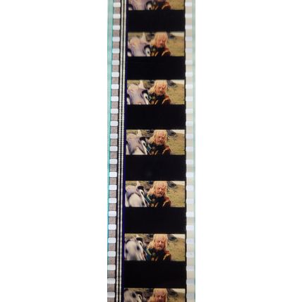 Pk GEB - M - MIX - d 096R . 1 STRIP OF 5 - 35MM FILM CELLS. ( )