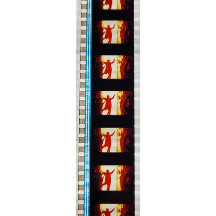 Pk GEB - Z - MIX - f 0131A . 1 STRIP OF 5 - 35MM FILM CELLS. ( SHINE A LIGHT )