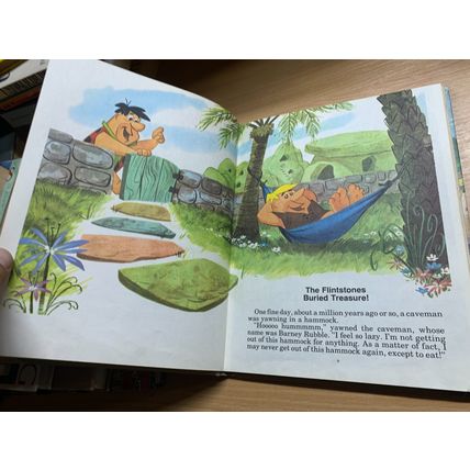 1974 "FLINTSTONE GIANT STORY BOOK" ILLUSTRATED ANNUAL HARDBACK BOOK (P4)