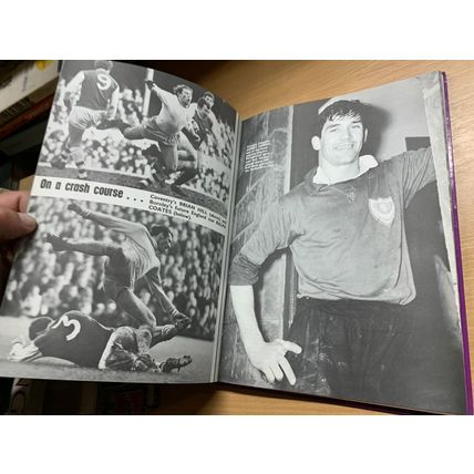 1969 "FOOTBALL STAR PARADE 1969-1970" RON YEATS UK FOOTBALL HARDBACK BOOK (P4)