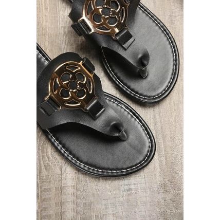 Black Metal Décor Leather Thong Slippers