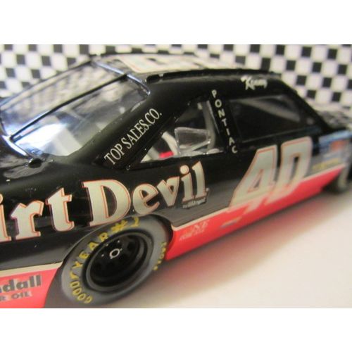 Kenny Wallace #40 Dirt Devil Pontiac Grand Prix