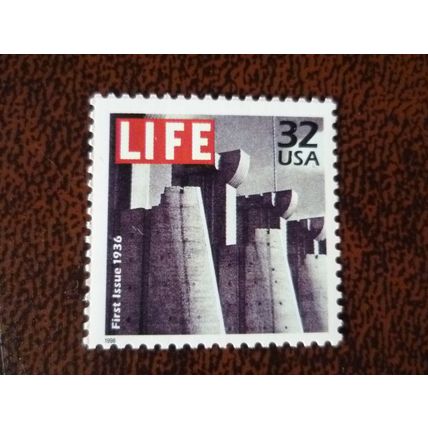 USA 1998 20th Century 1930s Life Magazine 32c mint stamp SG3498