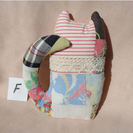F Vintage Quilt Cat Pillow Tuck Shelf Sitter 7 Inch Farmhouse Ornies Bowl Filler