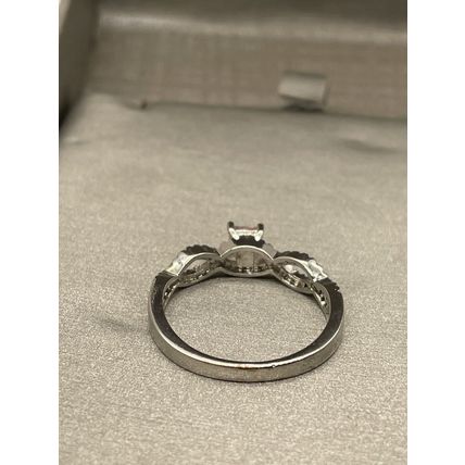 Cross Cross Accented Band W/Square Pink Center- Bomb Party -Rhodium Pl Band Sz10