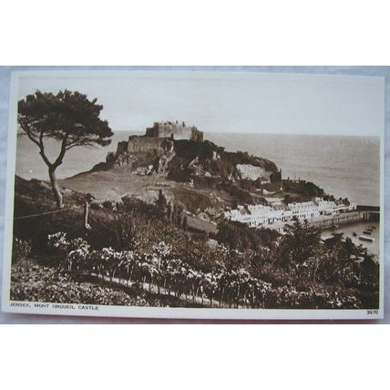 vintage postcard Jersey, Mont Orgueil Castle
