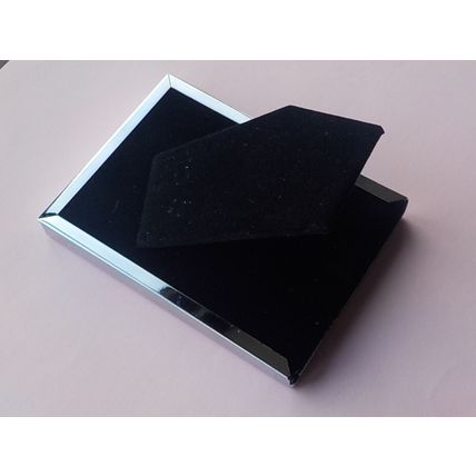 METAL PHOTO FRAME GLOBAL DESIGNS HAND POLISHED & LACQUER COATED 2" x 3"