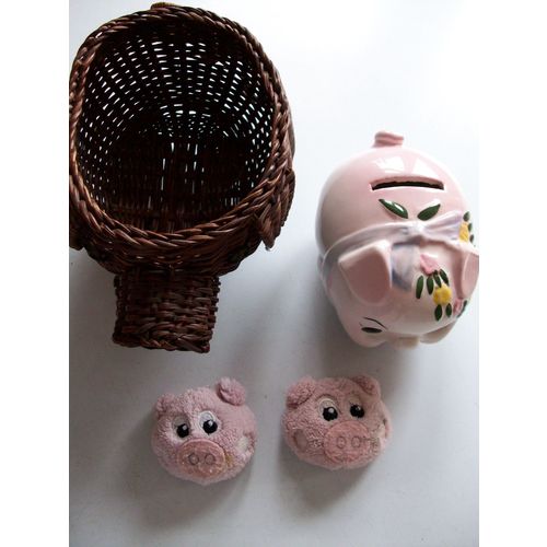 PIGS! CERAMIC MONEY BOX BASKET 2 x PLUSH FACES **GC**