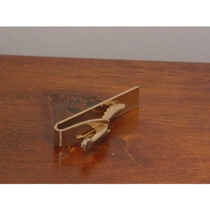 Pre-Owned Vintage Men’s Gold Tone Etched Fashion Tie Bar