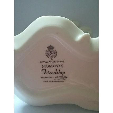 ROYAL WORCESTER, FRIENDSHIP , 2004. Moments Series, Beautiful, Very Rare.