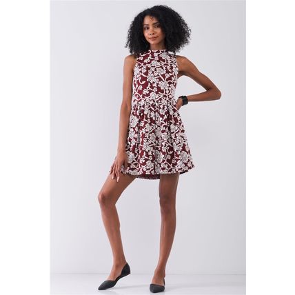 Women's Burgundy & White Floral Crew Neck Sleeveless Fitted Mini Dress