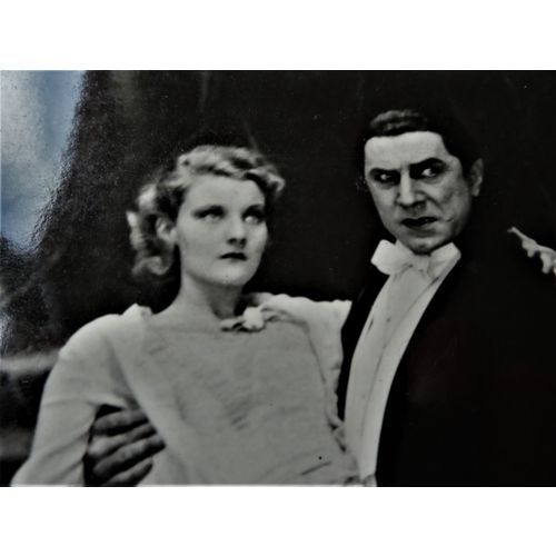 DRACULA (1931) rare original, vintage photo **Dracula carries Mina** BELA LUGOSI