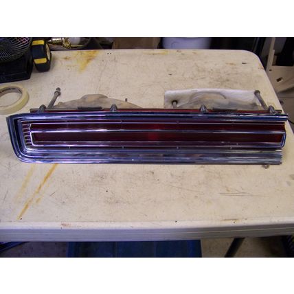 1969 CHRYSLER NEW YORKER DS LH TAILLIGHT LENS & HOUSING COMPLETE OEM