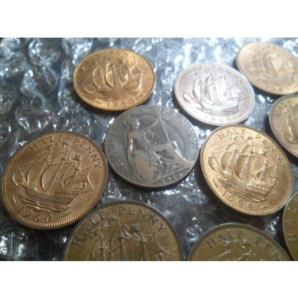Bulk lot of George V to Elizabeth II half-pennies - 21 coins.
