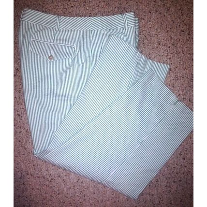 Liz Golf Finely Striped Green and White Women Shorts Size 10 Knee Length Comfort