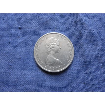 1975 ISLE OF MAN TEN NEW PENCE COIN. ( Legs With Spurs )