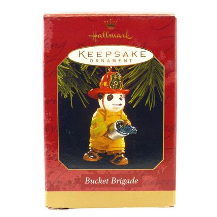 HALLMARK KEEPSAKE BUCKET BRIGADE CHRISTMAS ORNAMENT 1997 (QX6382)