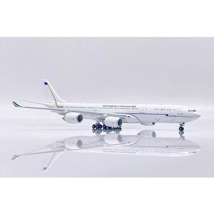 A340-500 ITALIAN AIR FORCE REG: I-TALY WITH ANTENNA - JCWINGS LH4306 1/400