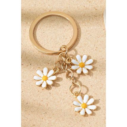 White Cute Daisy Shape Ornament Key Ring