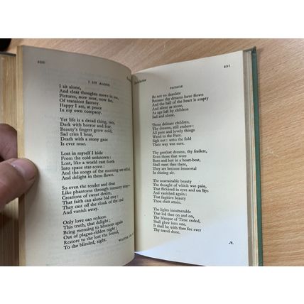 1946 "POEMS OF OUR TIME 1900-1942" POETRY VINTAGE SMALL HARDBACK BOOK (P2)
