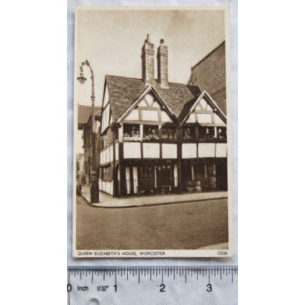 vintage postcard Queen Elizabeths House, Worcester