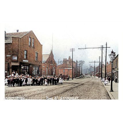 ptc4048 - Yorks - Children gather on Town Street, Stanningley c1915 - print 6x4