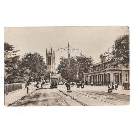 The Parade, Parish Church And Pump Room, Leamington Spa Warwickshire, Postcard.