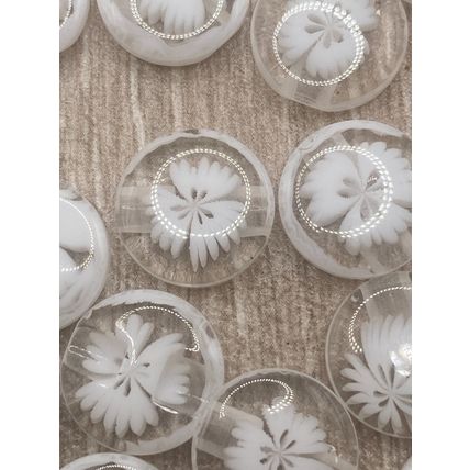 13mm Clear Round Resin flower Shank Buttons Great For Cardigans Knitting Sewing