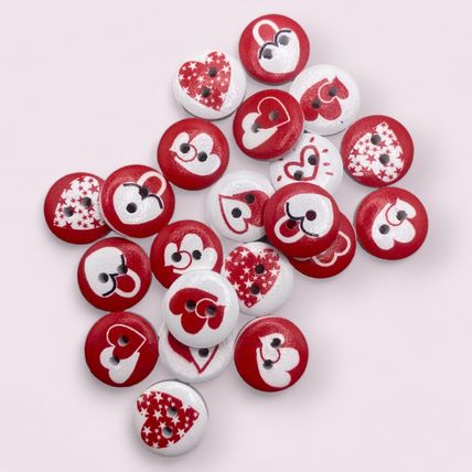 15mm Wooden Buttons Love Heart Pattern Red And White 2 Hole Sewing Knitting
