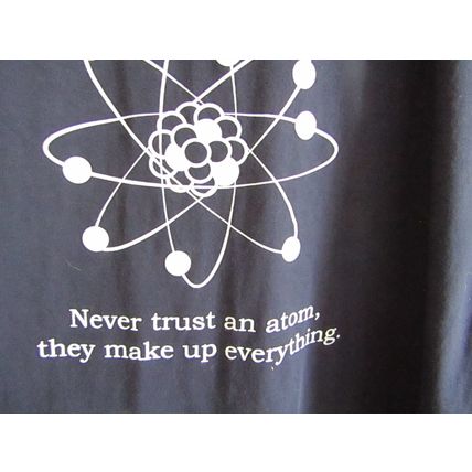 STARWORLD black T shirt with science/humour motif. Size L good condition