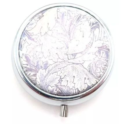 William Morris Silver Leaf Design Pill Box 2 CM 3 Compartments Gift Ststic Liner