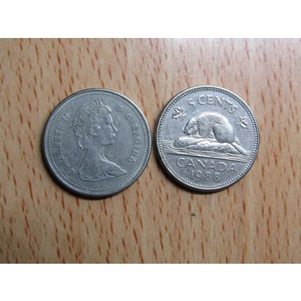 1988 Queen Elizabeth ll 5 Cents Canada Coin