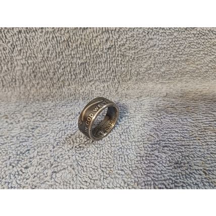 Handcrafted 1957 Franklin 90% silver half dollar coin ring size 10