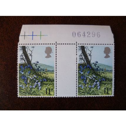 1979 GB Spring Wild Flowers 11p bluebells gutter pair mint stamps SG1081 nature