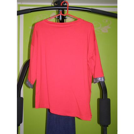 Red woman top size 20 rhinestones pocket. 271